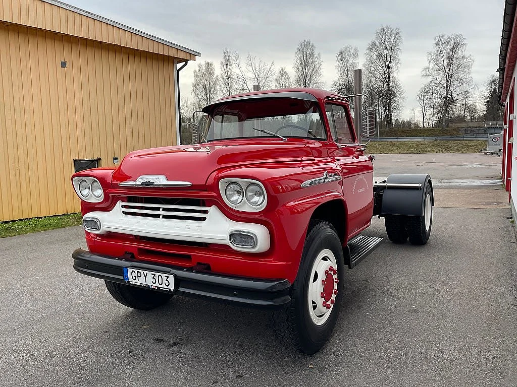 Image of 1961 Chevrolet SPARTAN (13)
