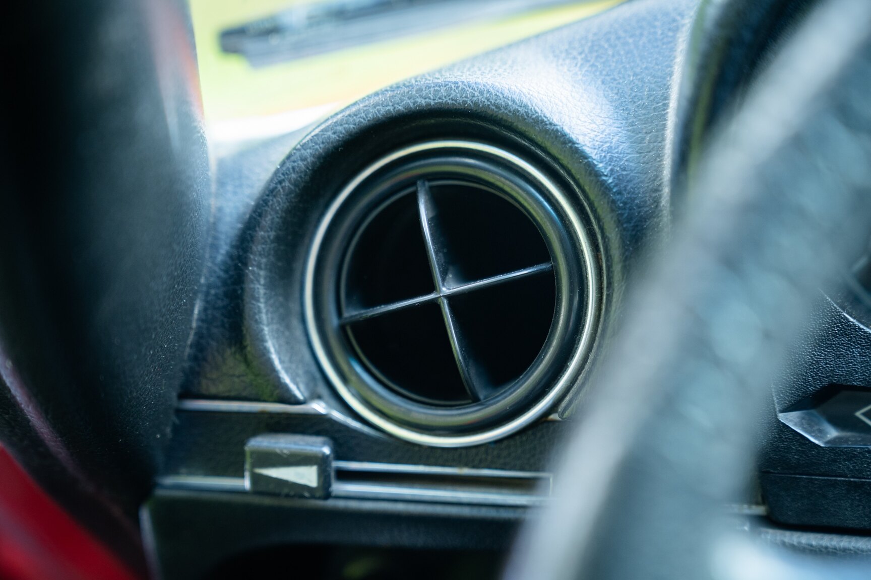 Interior image of 1975 Mercedes-Benz 350 SLC