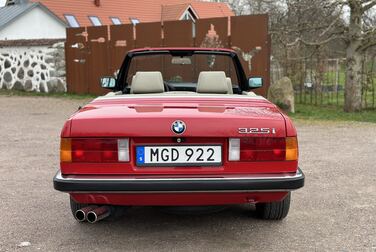 Exteriörbild på 1987 BMW 325i Convertible