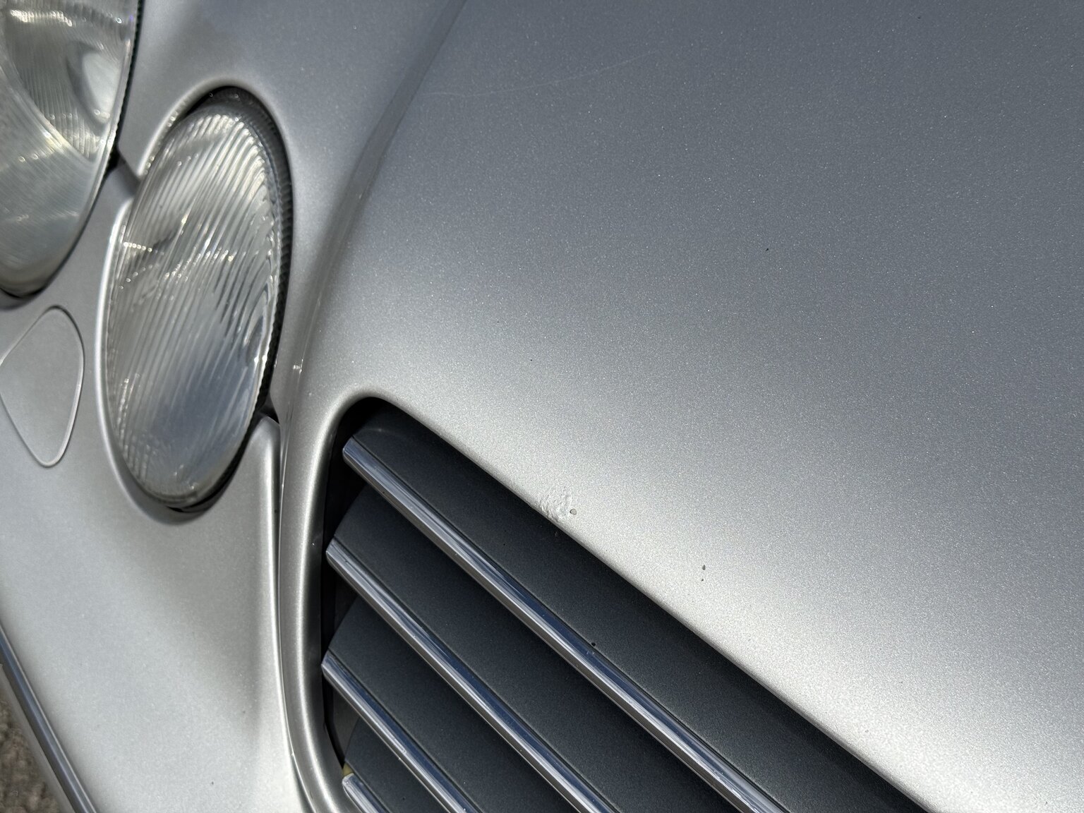 Exterior image of 2000 Mercedes-Benz CL 500