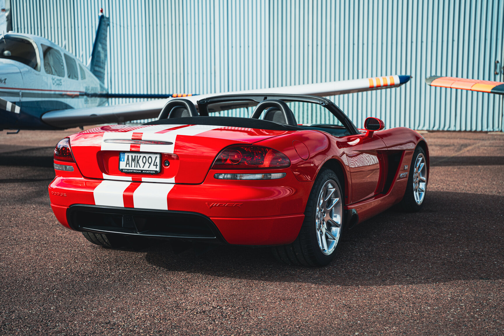 Exteriörbild på 2003 Dodge Viper SRT-10