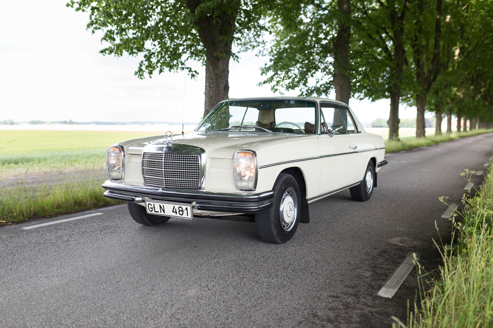 Aussenfoto 1971 Mercedes 250 C