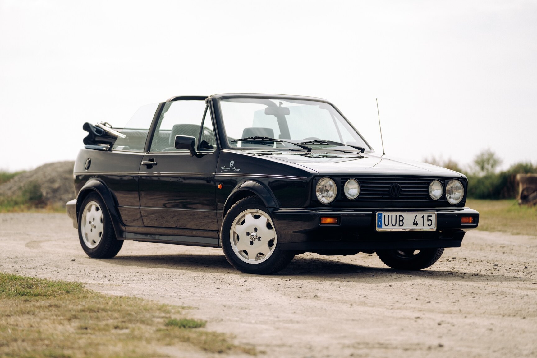 Exterior image of 1991 VW Golf Cabriolet "Etienne Aigner Edition"