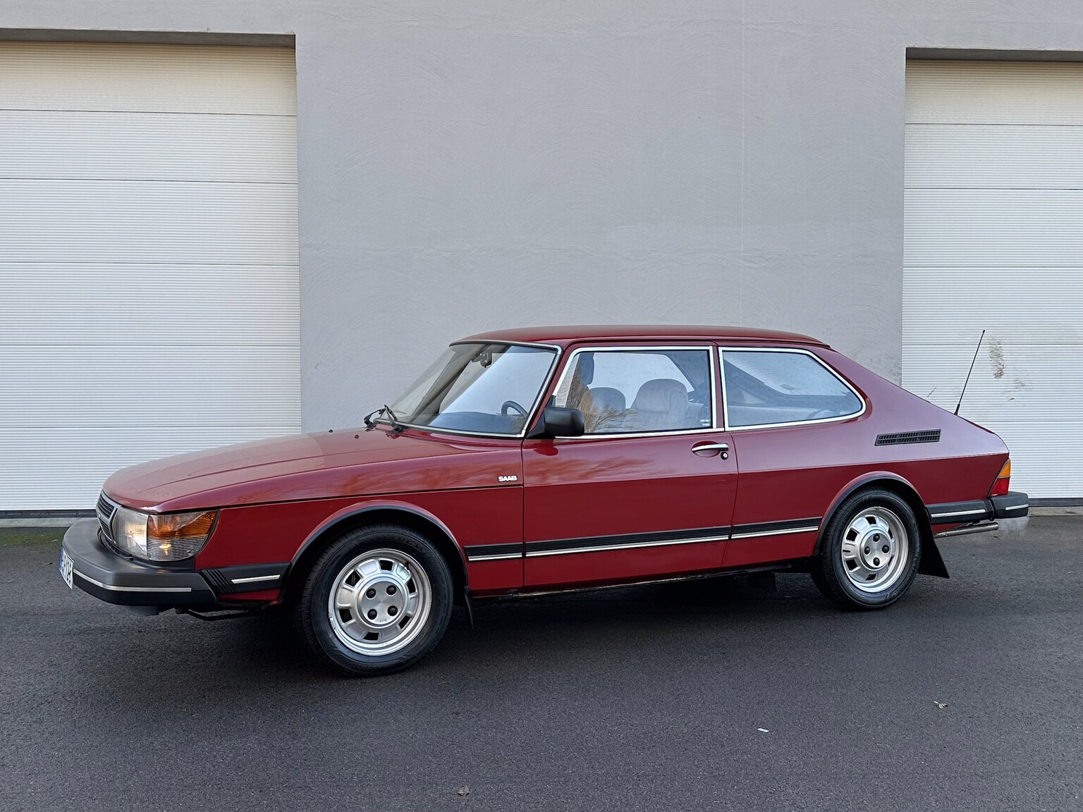 Exteriörbild på 1984 Saab 900 GL (85)