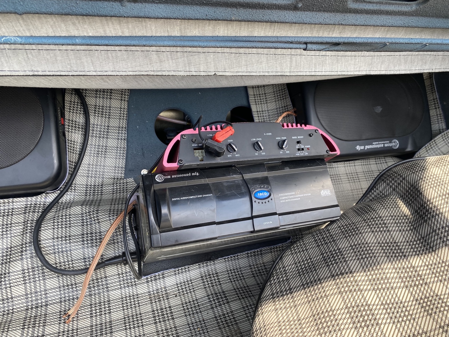 Interior image of 1966 Ford Mustang 289 Cabriolet (40)