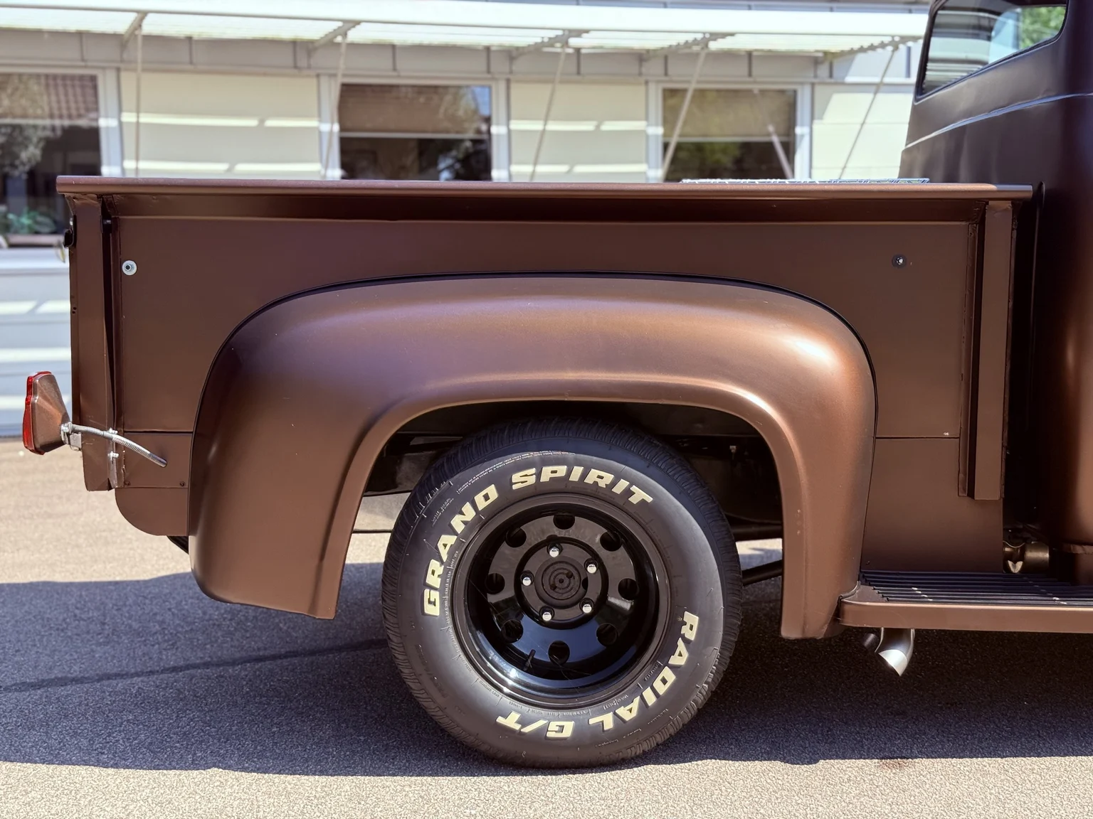 Aussenfoto 1956 Ford F-100 Restomod (41)