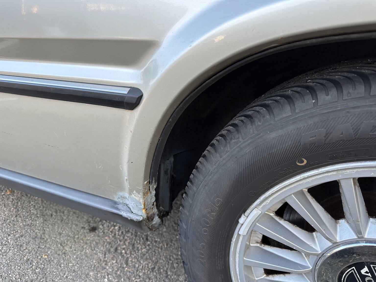 Exteriörbild på 1987 Volvo 780 Bertone