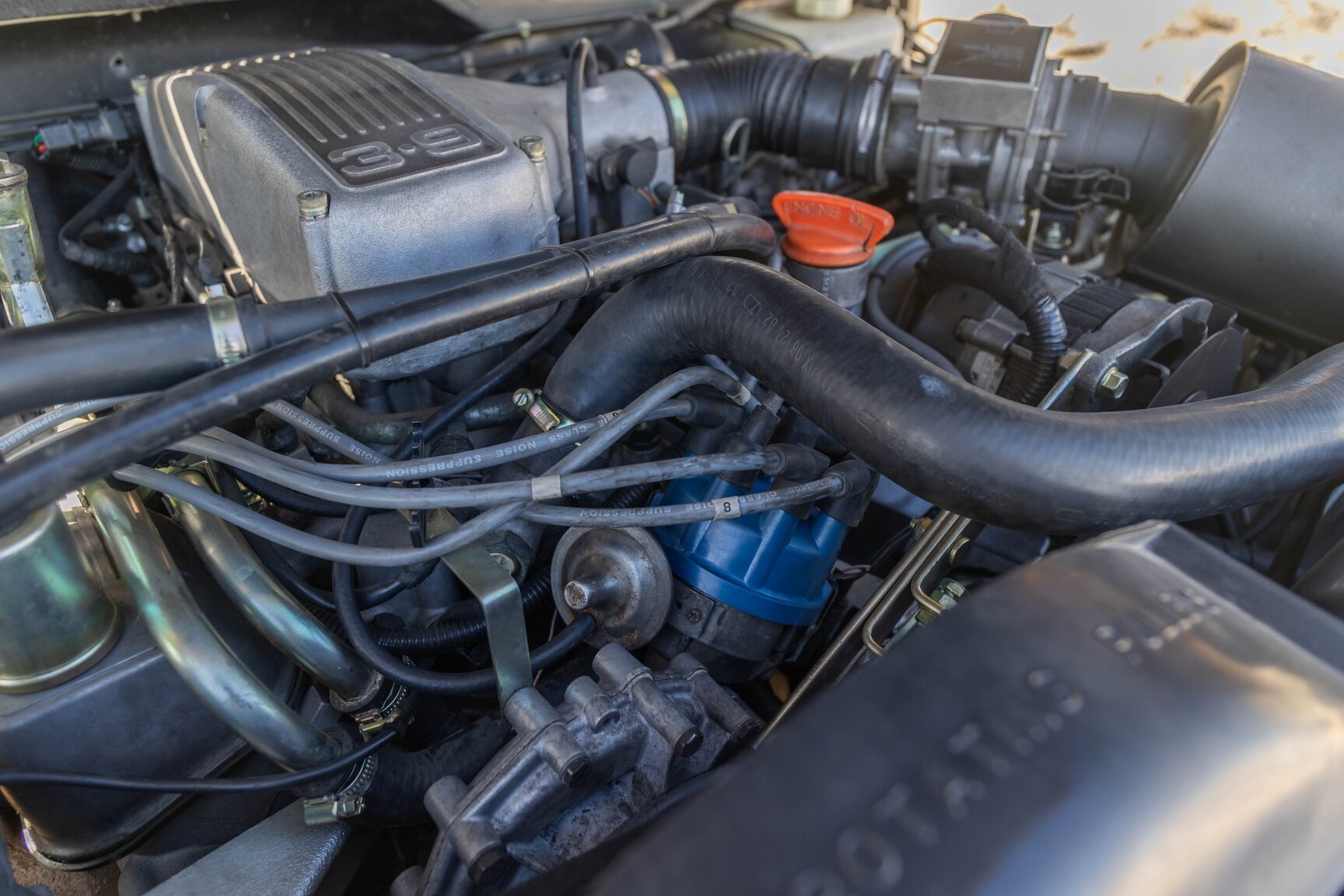 Image of 1991 Range Rover Restomod mechanics