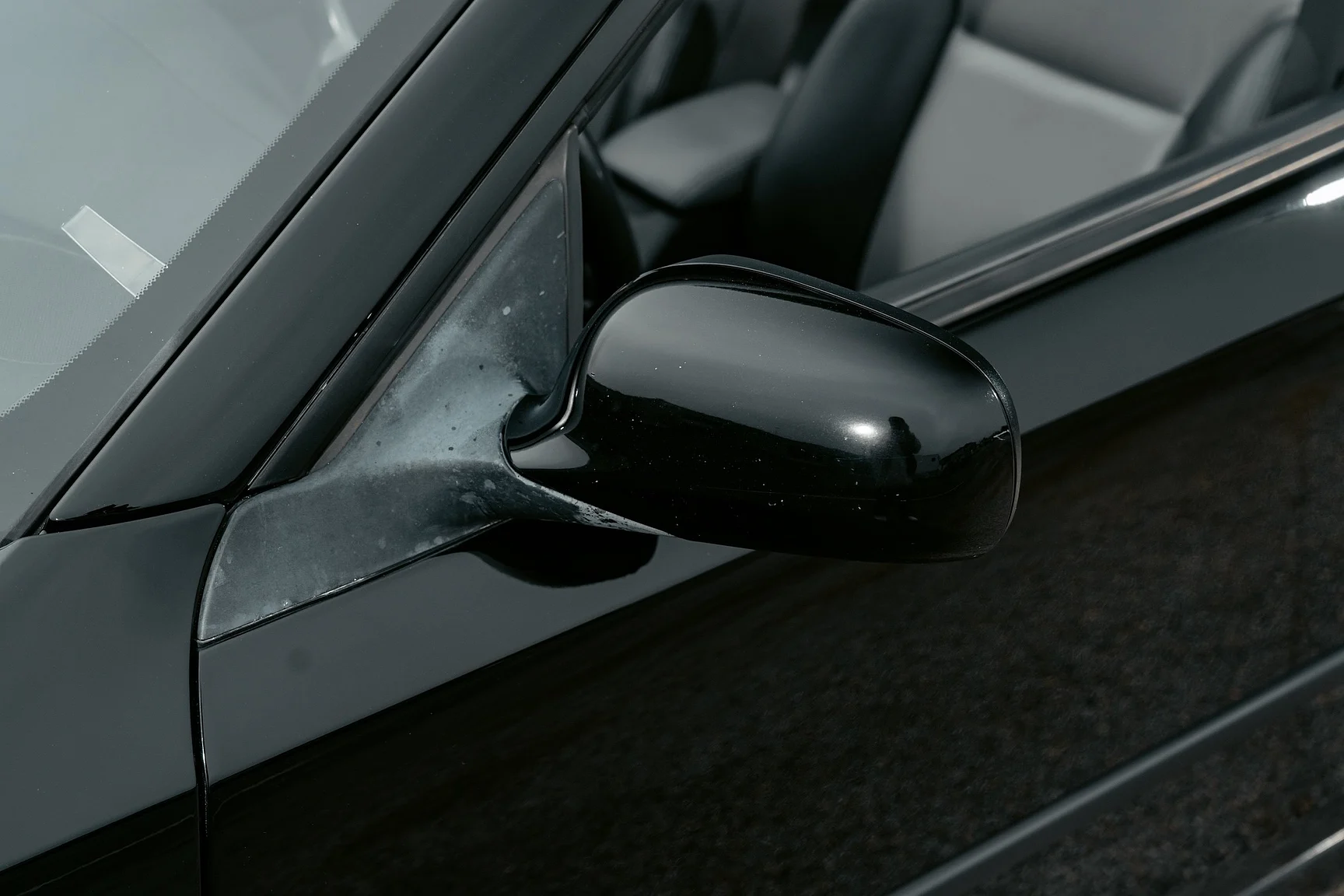 Exterior image of 2004 SAAB 9-3 Aero 2.0T Cabriolet (35)