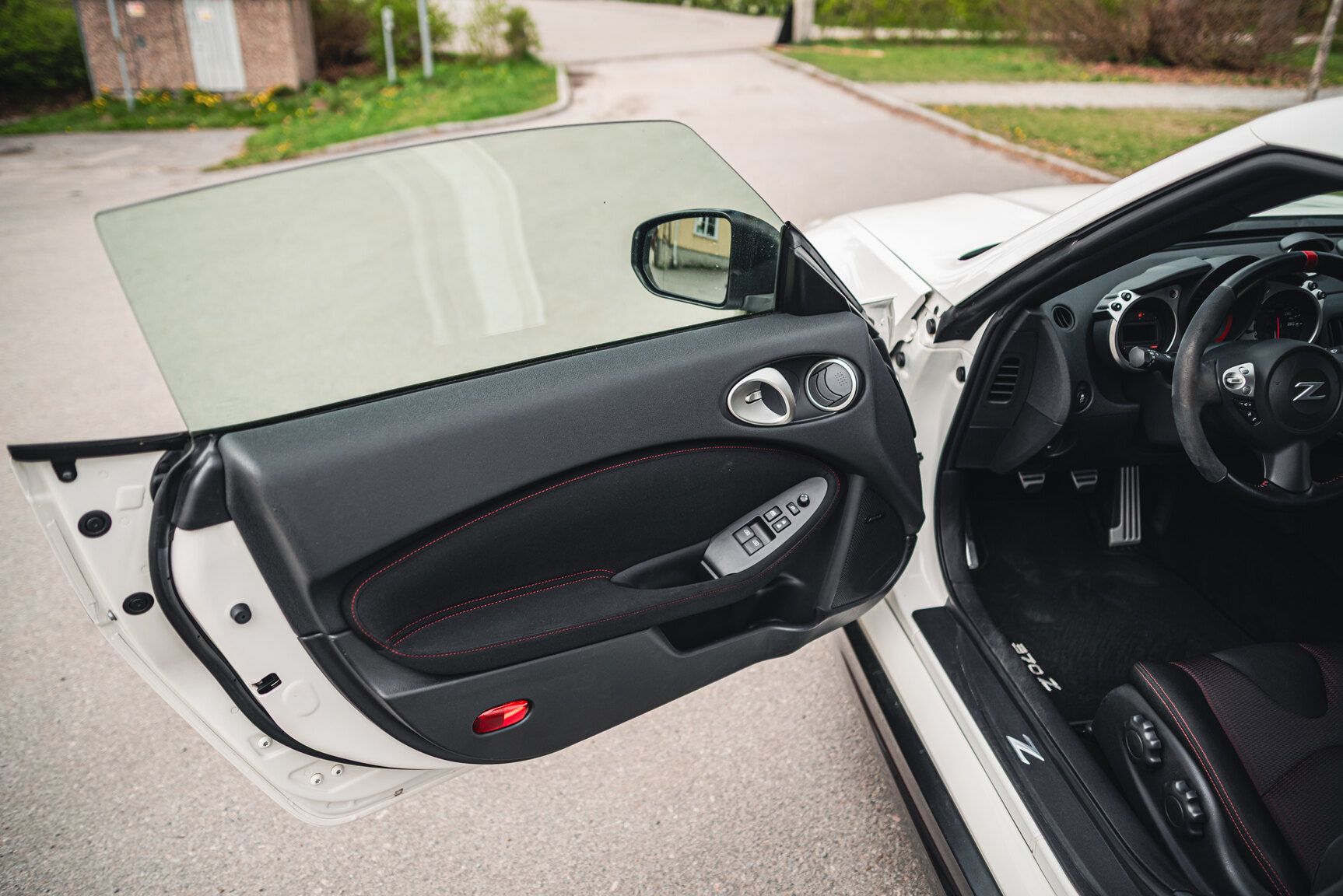 Interior image of 2014 Nissan 370Z Nismo