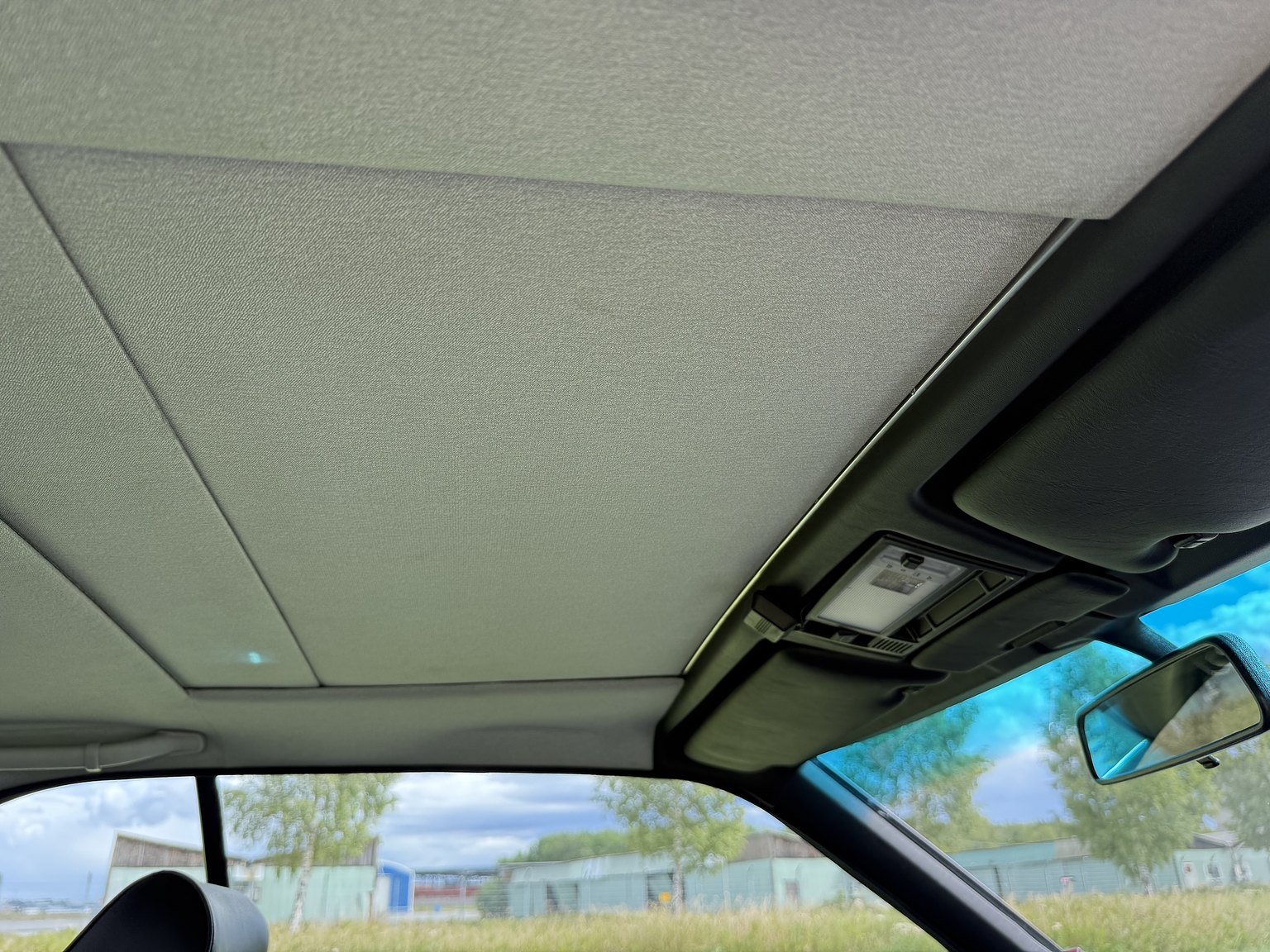 Interior image of 1990 Mercedes-Benz 300CE-24