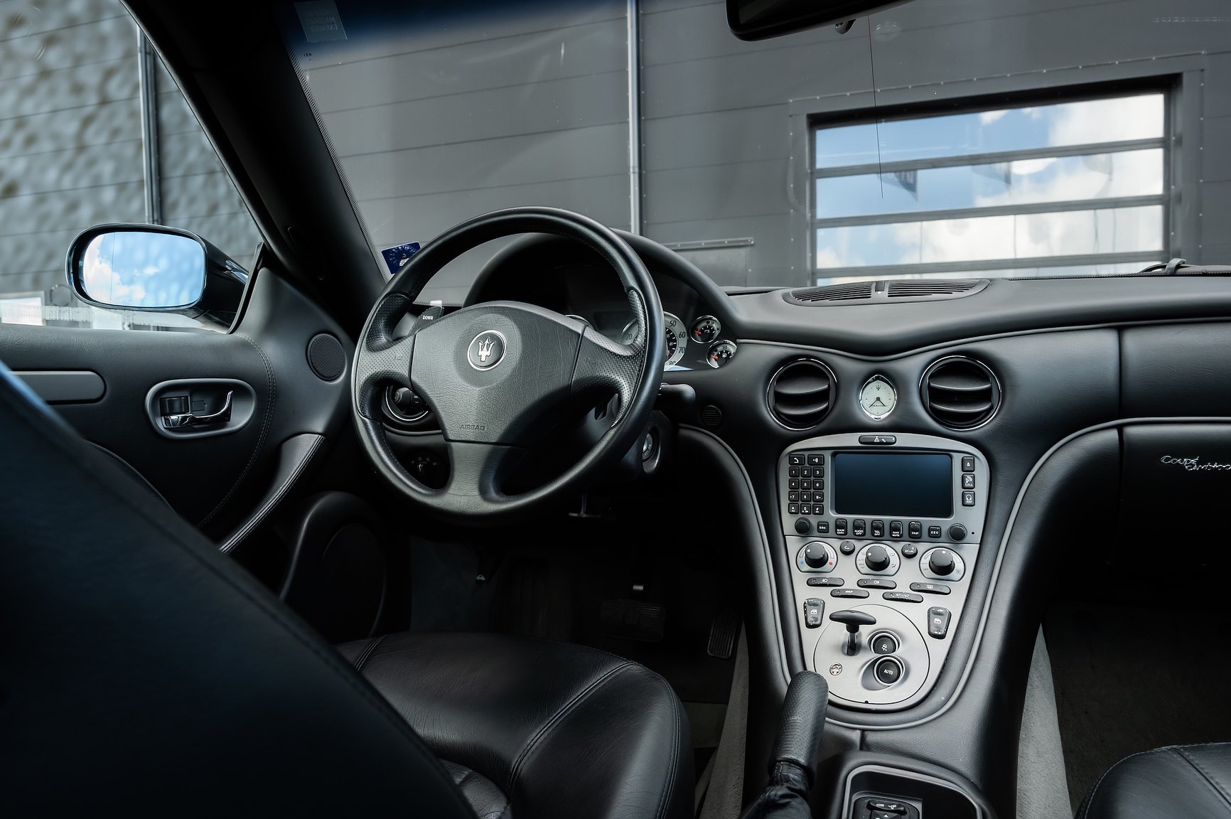 Interior image of 2004 Maserati Coupé 4.2 V8 Cambiocorsa