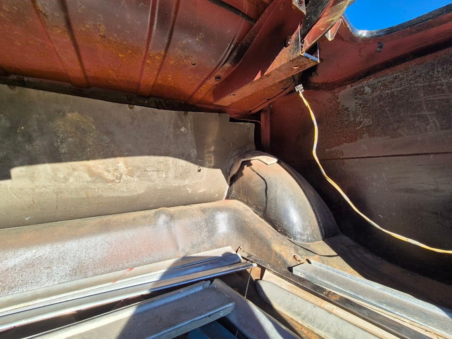 Interior image of 1954 Ford Vedette 3.9 V8