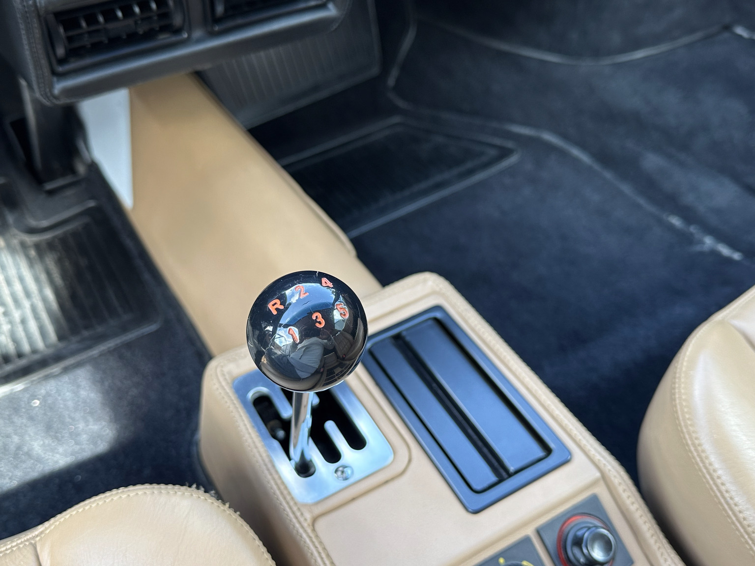 Innenraumfoto von 1988 Ferrari 328 GTB