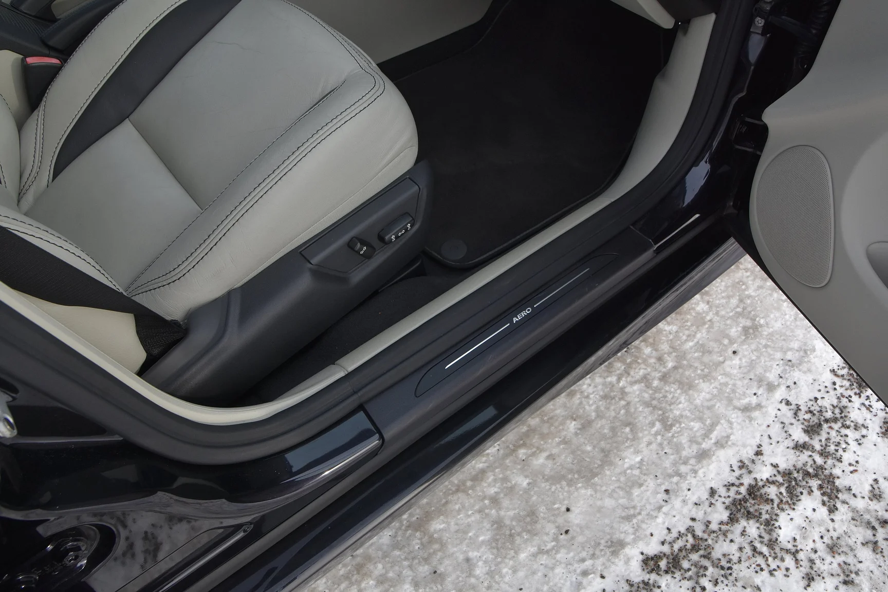 Interior image of 2014 Saab 9-3 Aero Hirsch Edition (30)