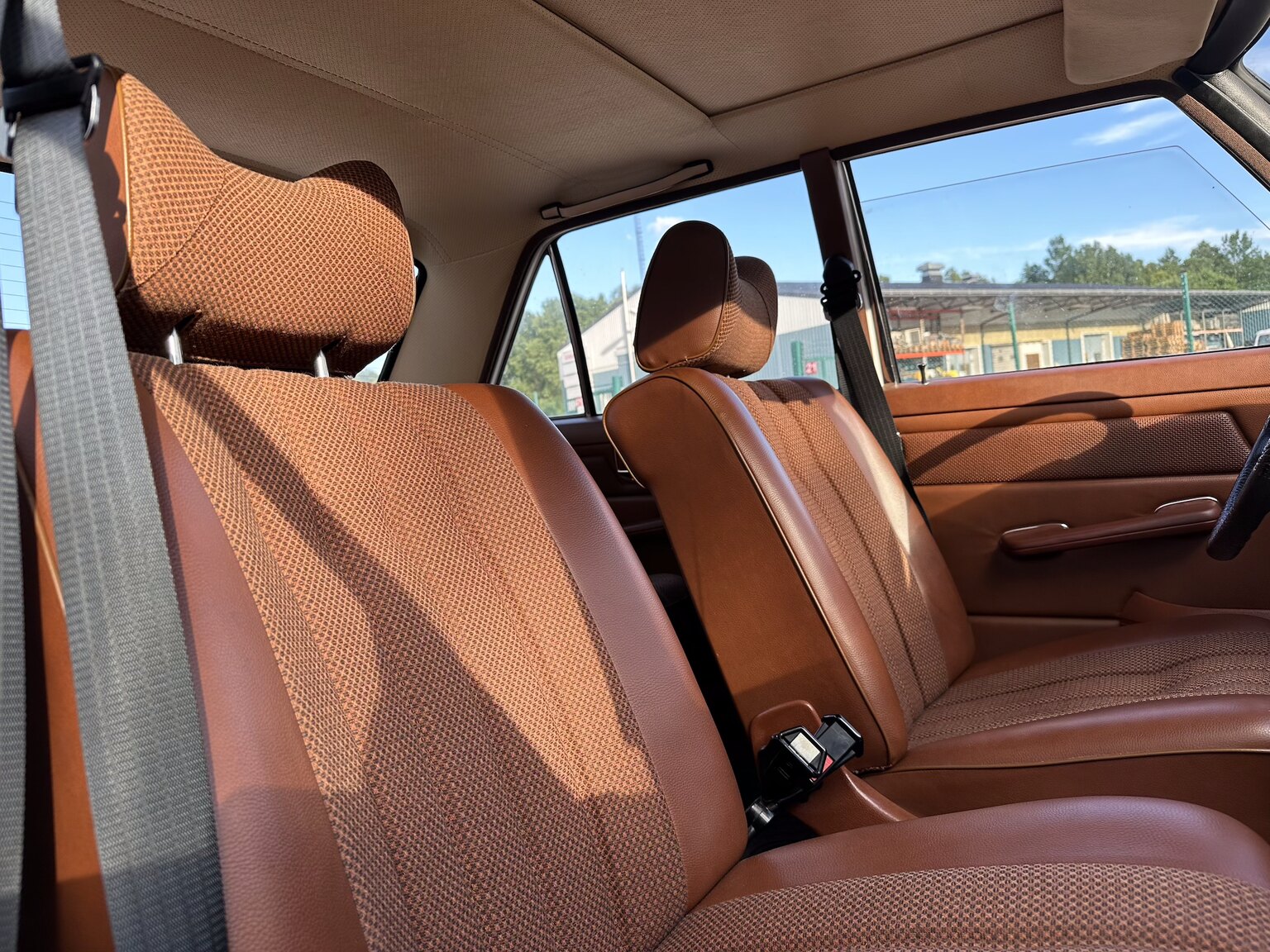 Interiörbild 1975 Mercedes Benz 200