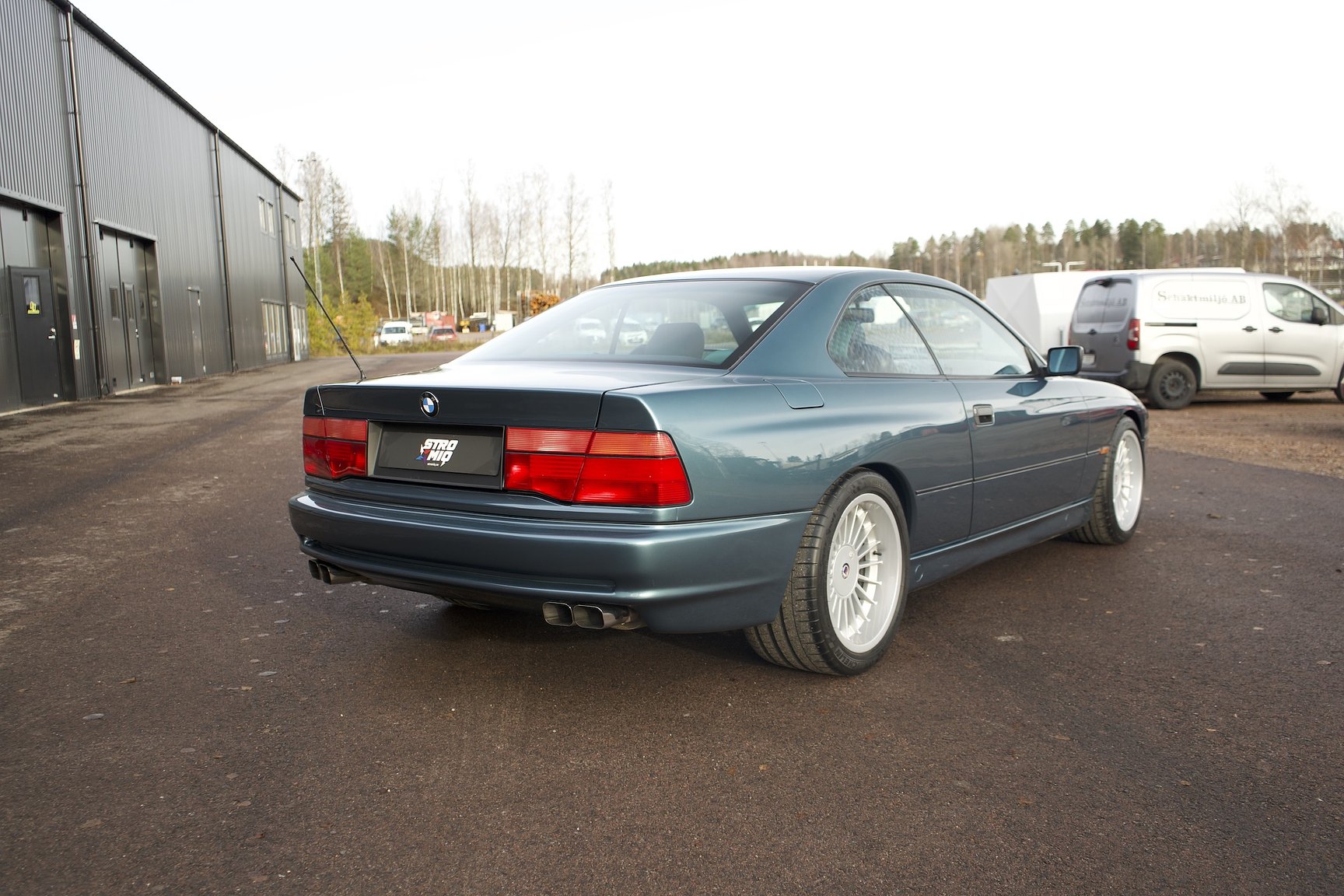 Exteriörbild på 1992 BMW 850i 6-speed manual - NO RESERVE