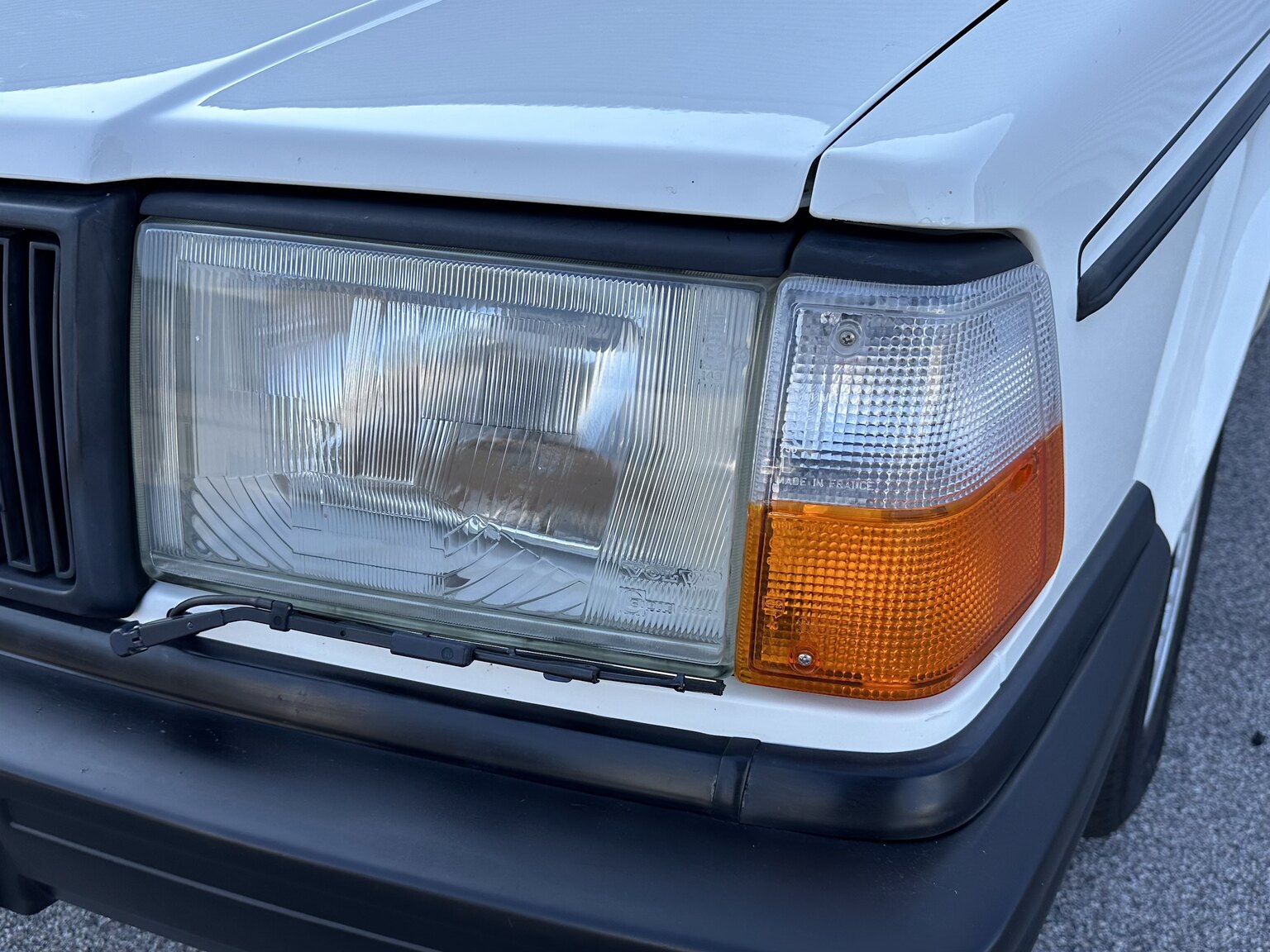 Exterior image of 1991 Volvo 240 GLT