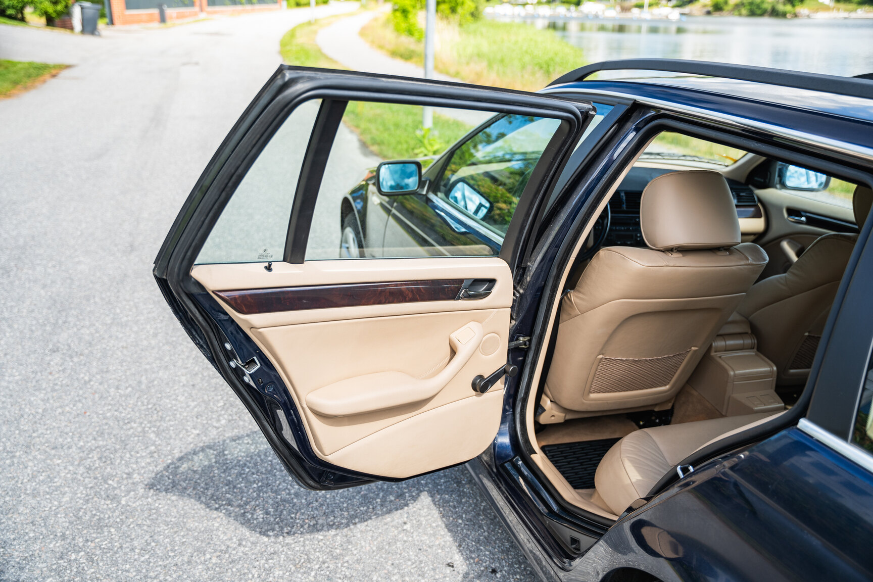 Innenraumfoto von 2003 BMW 320i Touring