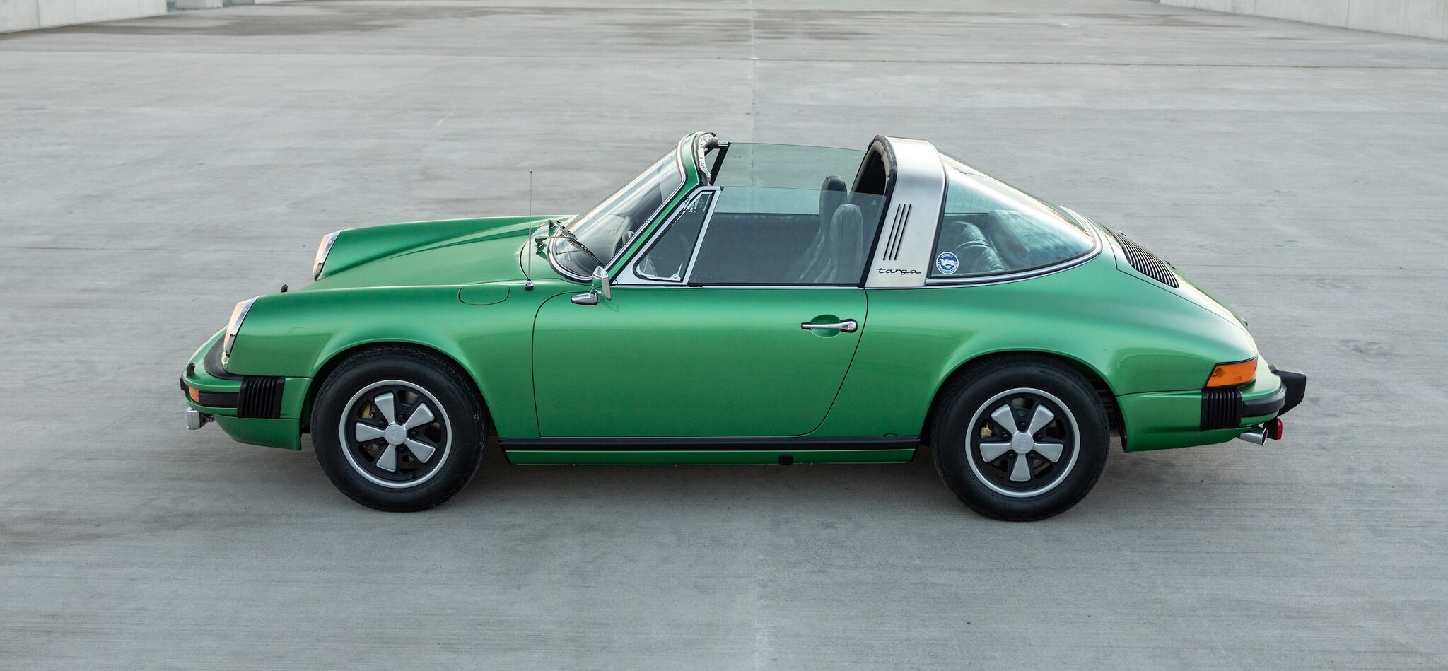 Exterior image of 1974 Porsche 911 S Targa