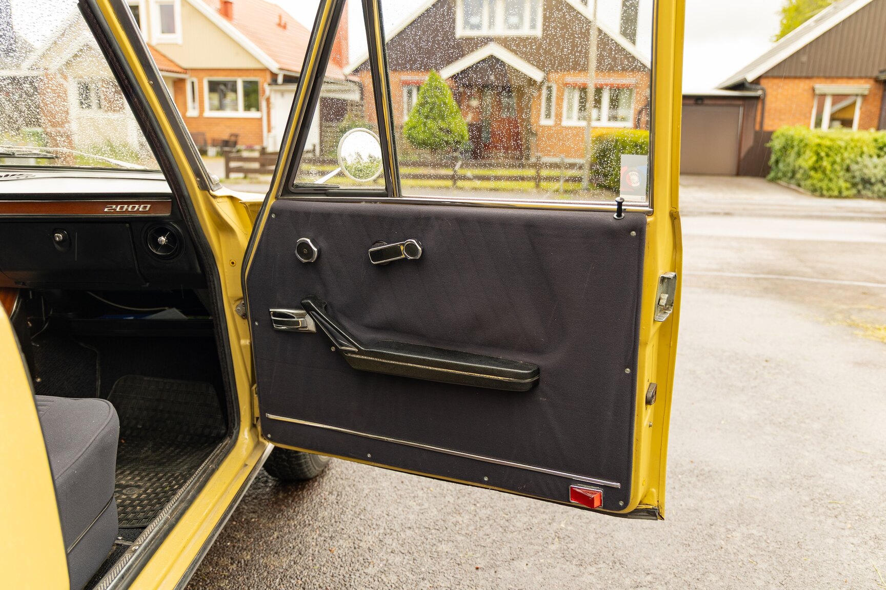 Interior image of 1974 Alfa Romeo Berlina 2000