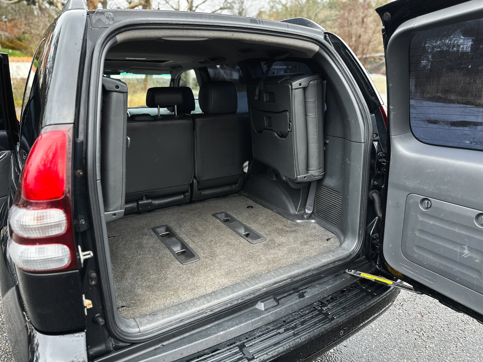 Innenraumfoto von 2004 Toyota Land Cruiser