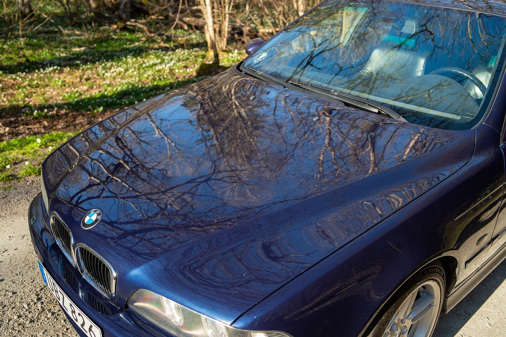 Exterior image of 1996 BMW 540iA (48)