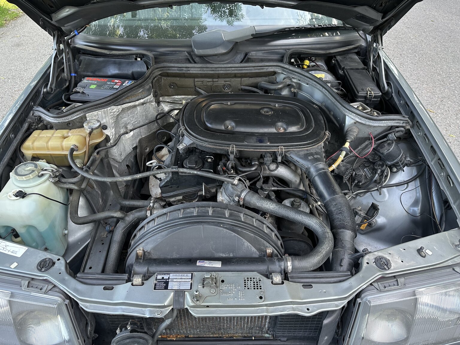 Image of 1989 Mercedes-Benz 230E mechanics