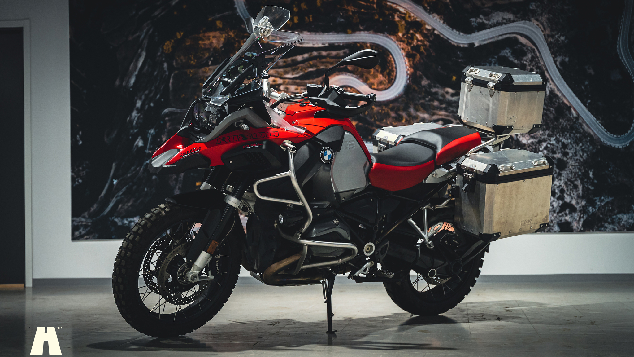 Exteriörbild på 2017 BMW R 1200 GSA (8)