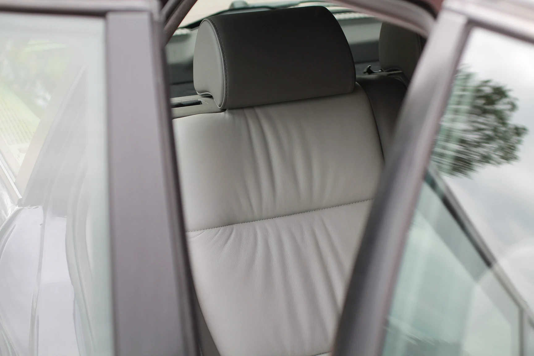 Interior image of 1993 BMW M5 Touring 3.8 Manual (59)