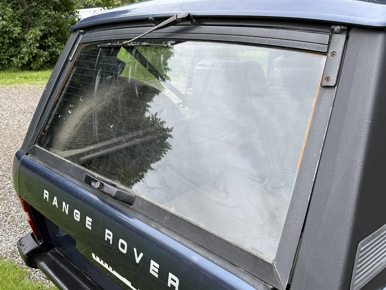 Exterior image of 1990 Range Rover Vogue SE 3.9 (24)