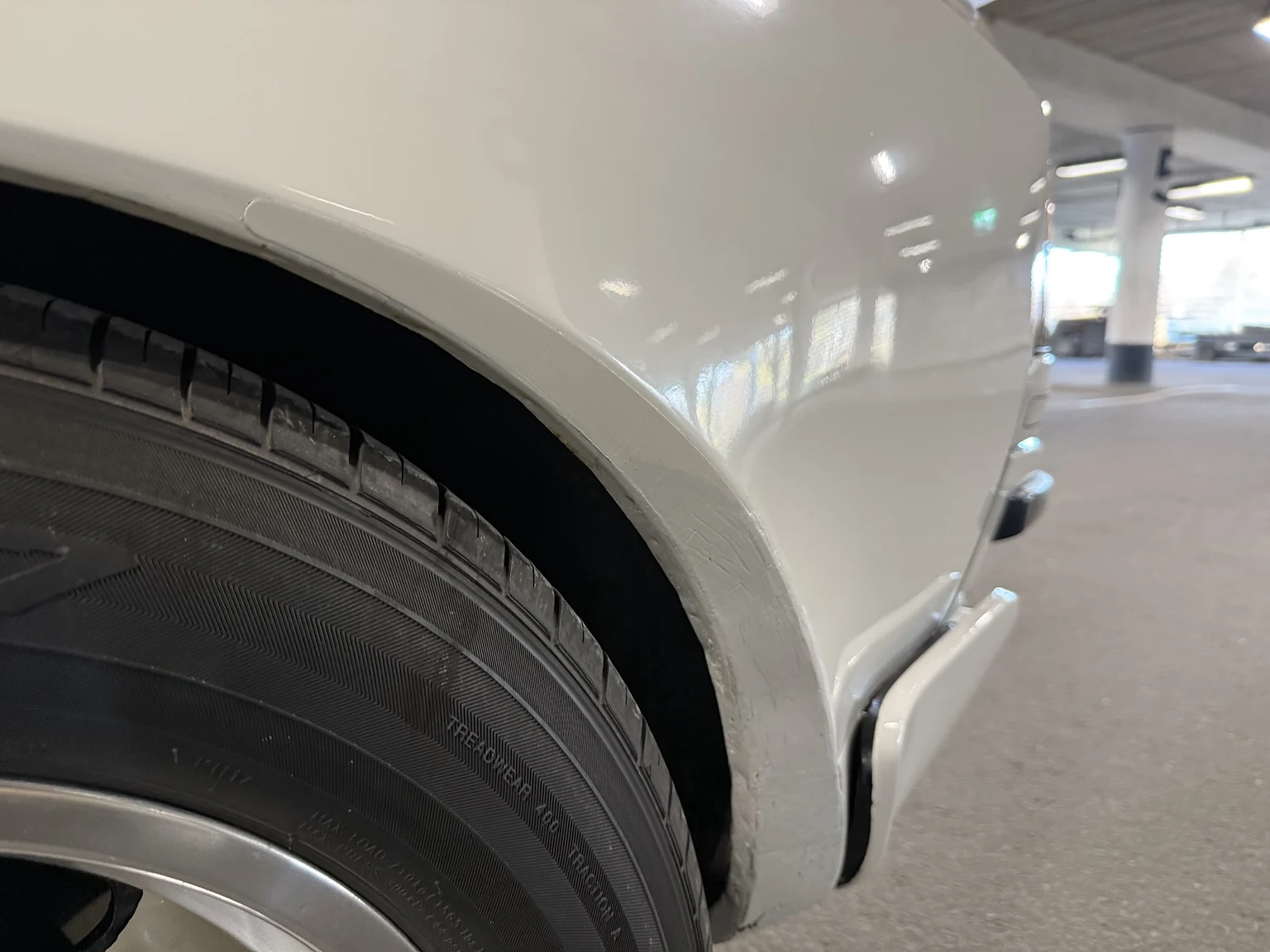 Exterior image of 1984 PORSCHE 944 Targa (73)