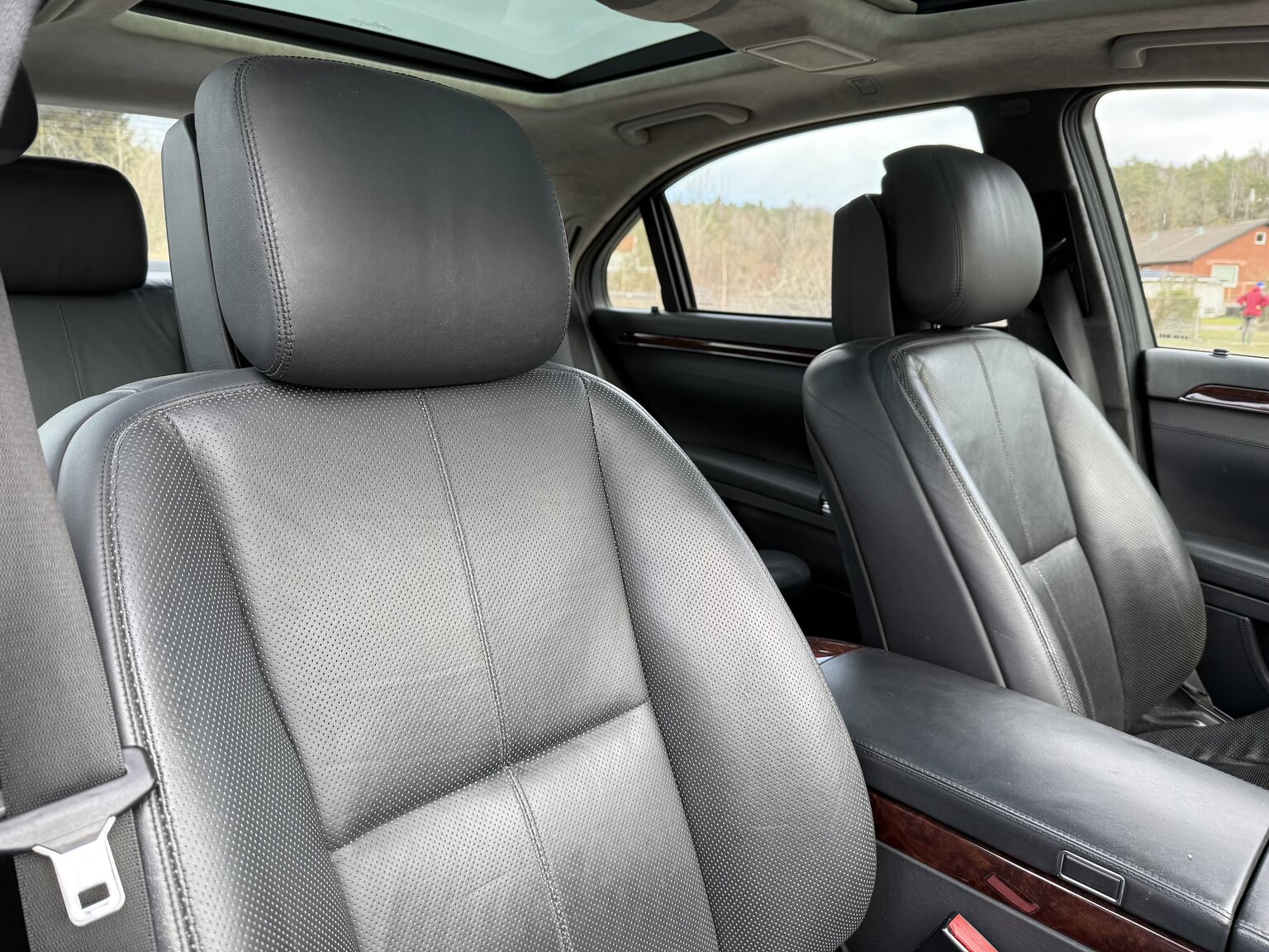 Innenraumfoto von 2007 Mercedes-Benz S 500 L 4Matic 7G-Tronic