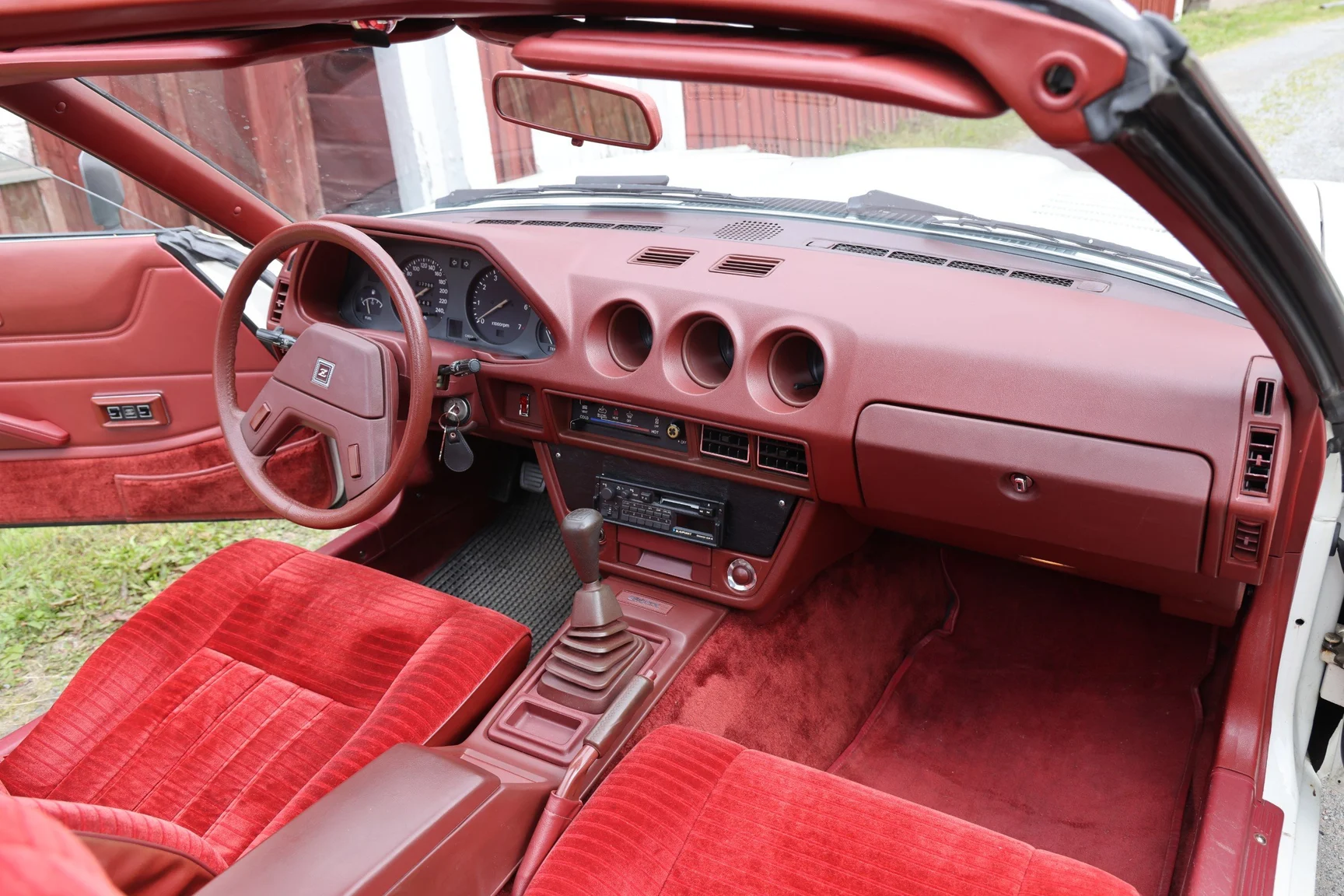 Interior image of 1983 Datsun 280ZX (13)