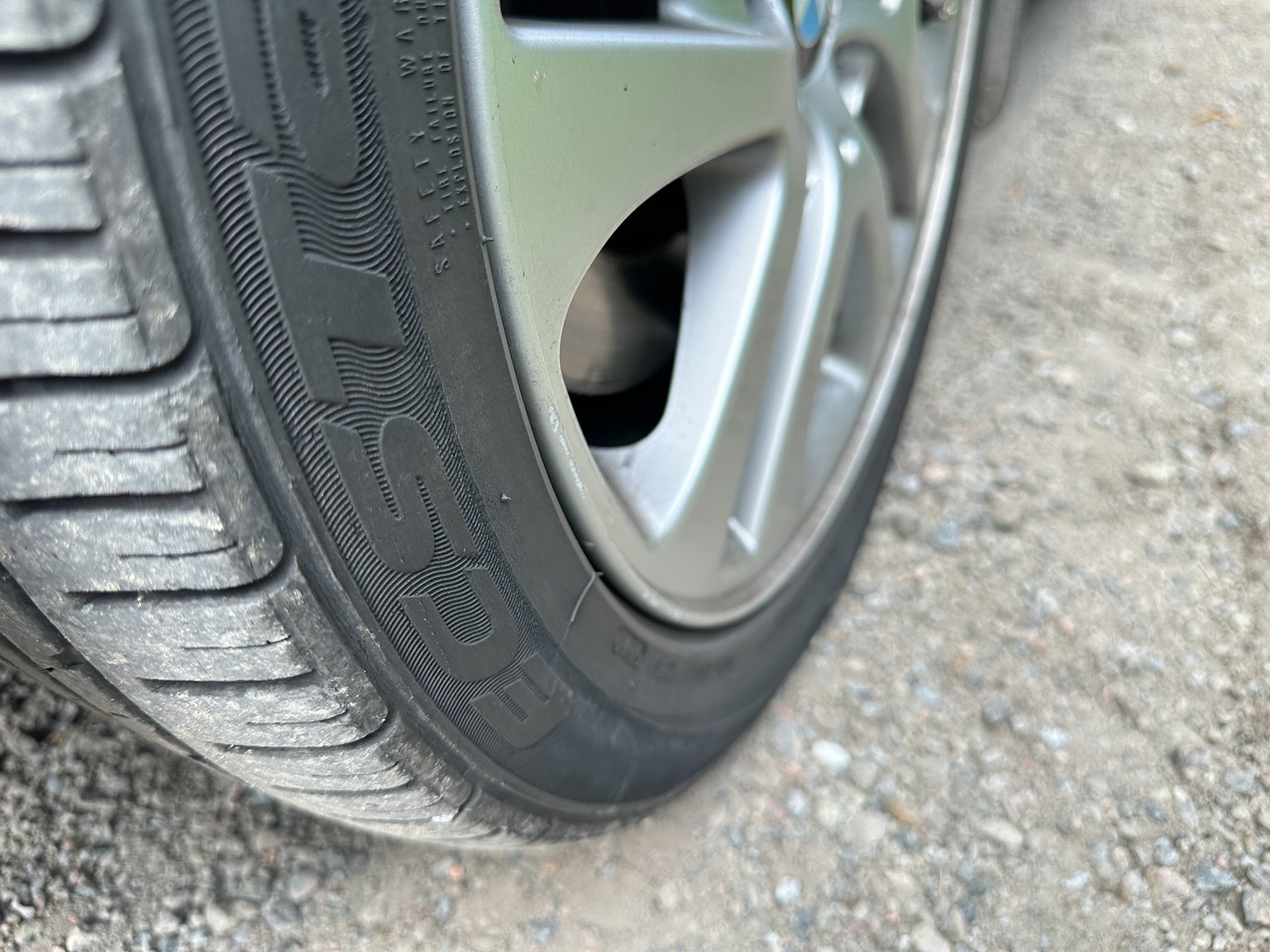 Exterior image of 2001 BMW 330Xi