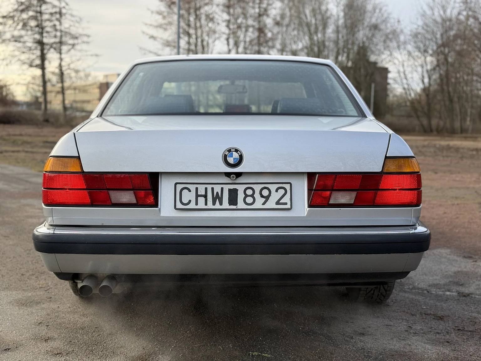Exteriörbild på 1992 BMW 730iA (16)