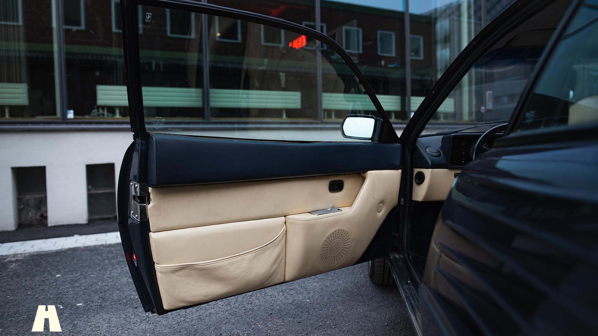 Interior image of 1985 Ferrari Mondial Quattrovalvole Design by Pininfarina (7)