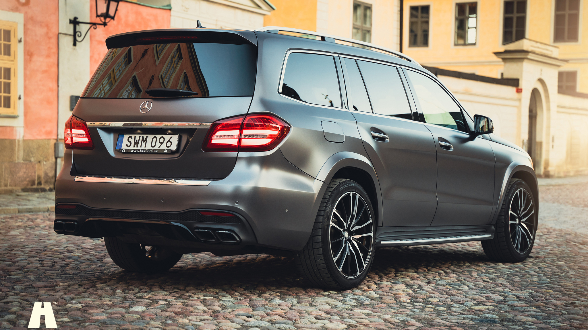 Exterior image of 2017 Mercedes-Benz GLS 63 AMG (8)