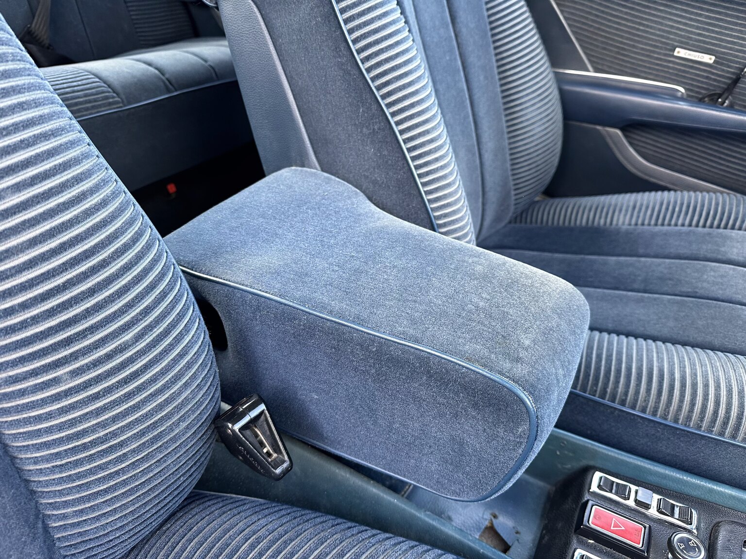 Interiörbild 1975 Mercedes-Benz 450 SEL 6.9 Bepansrad 