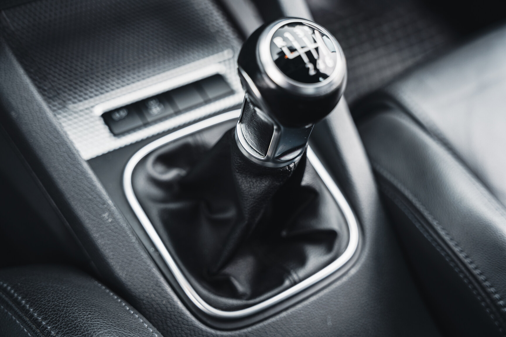 Innenraumfoto von 2007 Volkswagen Golf R32 (31)