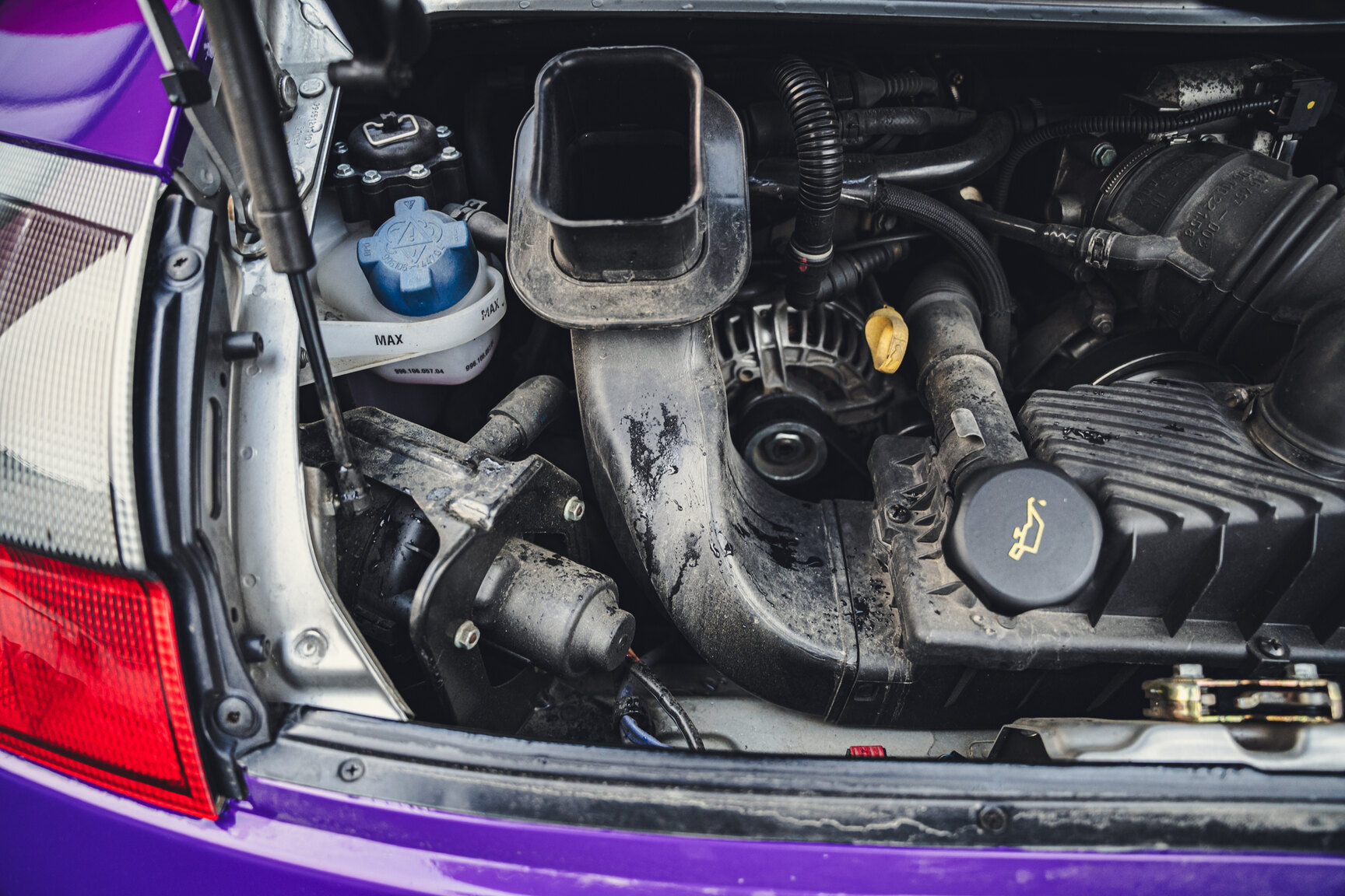 Image of 2002 Porsche 996 4S - Ett sista race mechanics