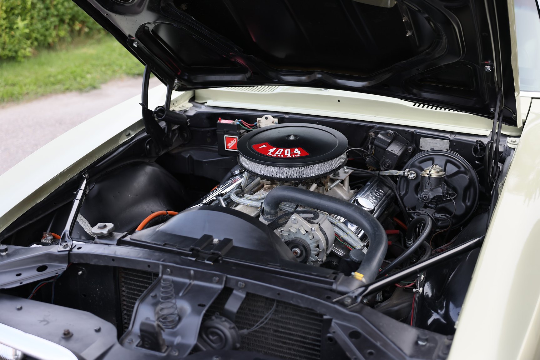 Image of 1968 Pontiac Firebird 400 Ram Air mechanics