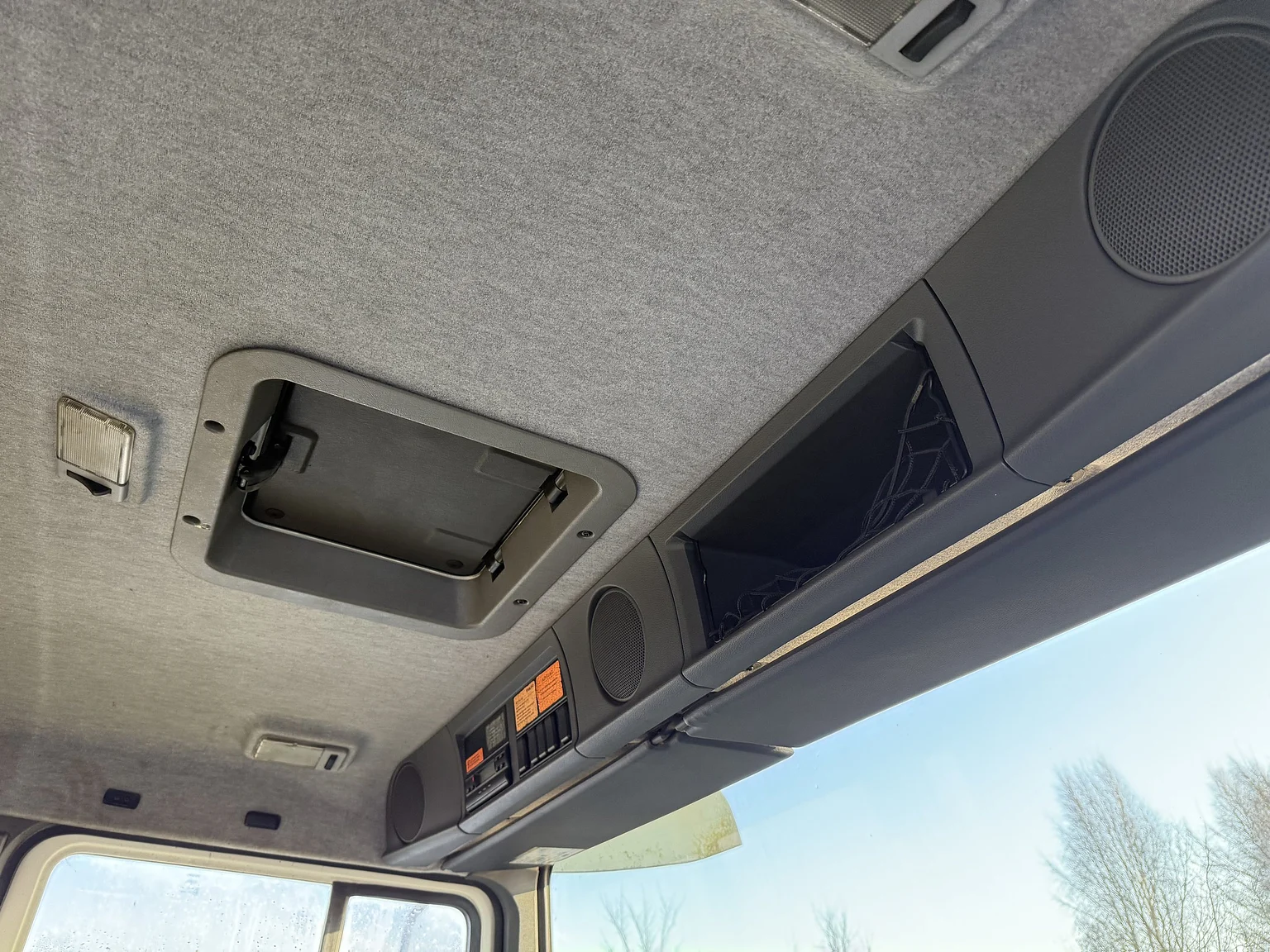 Exteriörbild på 2000 Volvo FL6 4x2 - NO RESERVE (17)