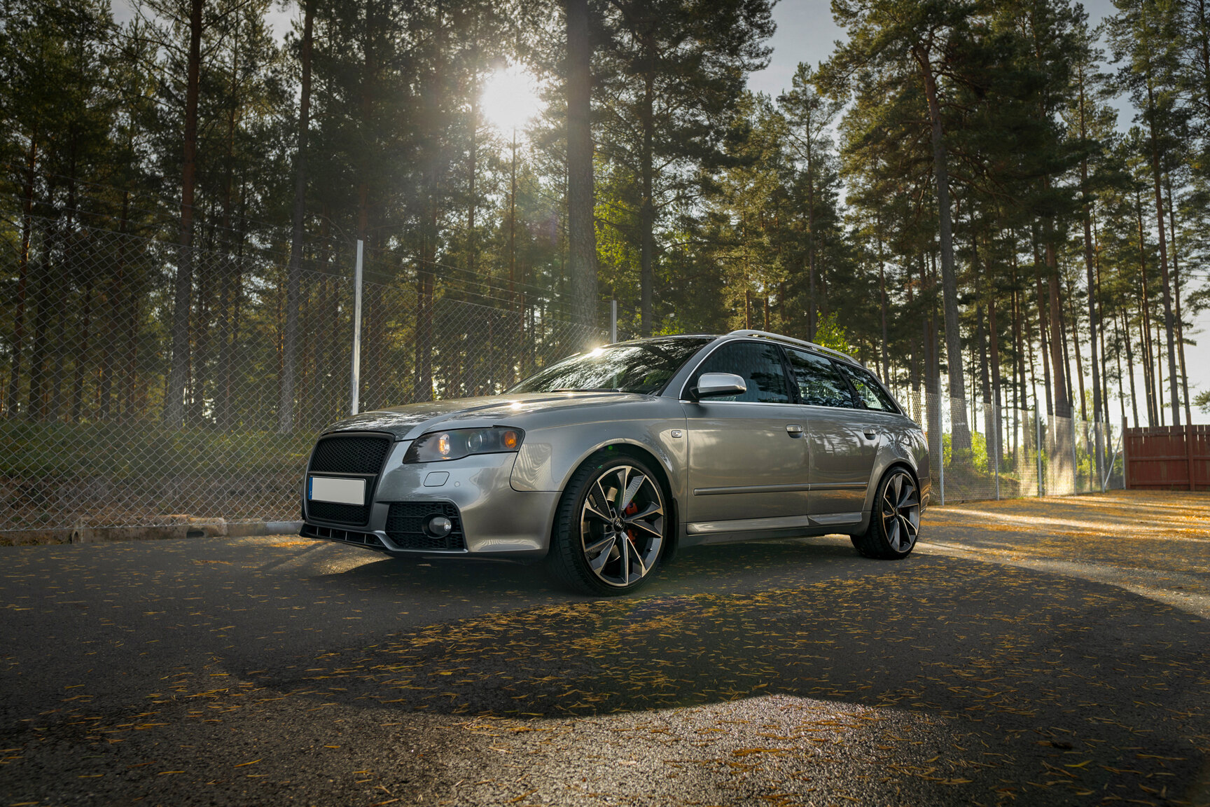 Exterior image of 2005 Audi S4 Avant (35)