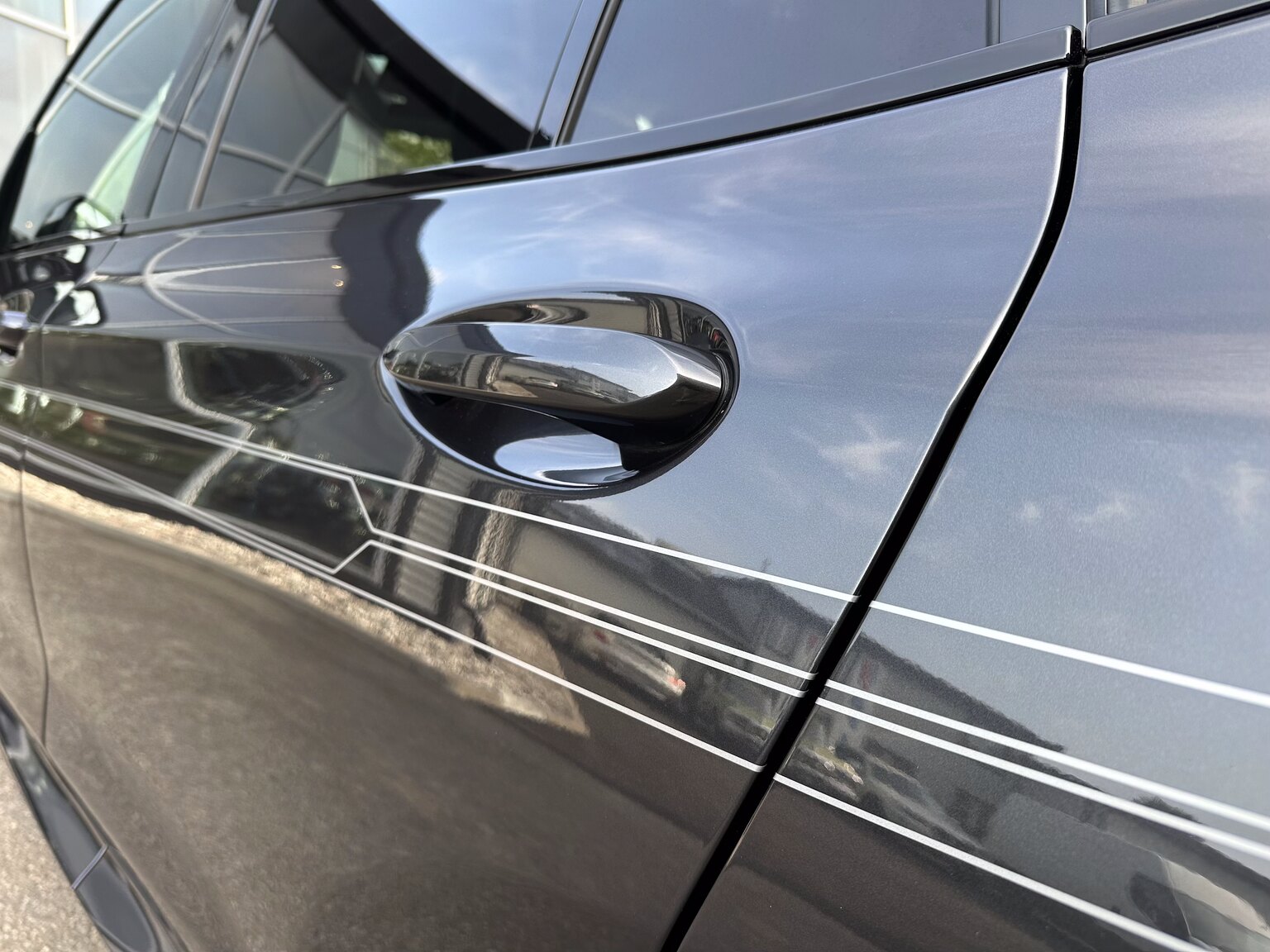 Exterior image of 2022 ALPINA XD3