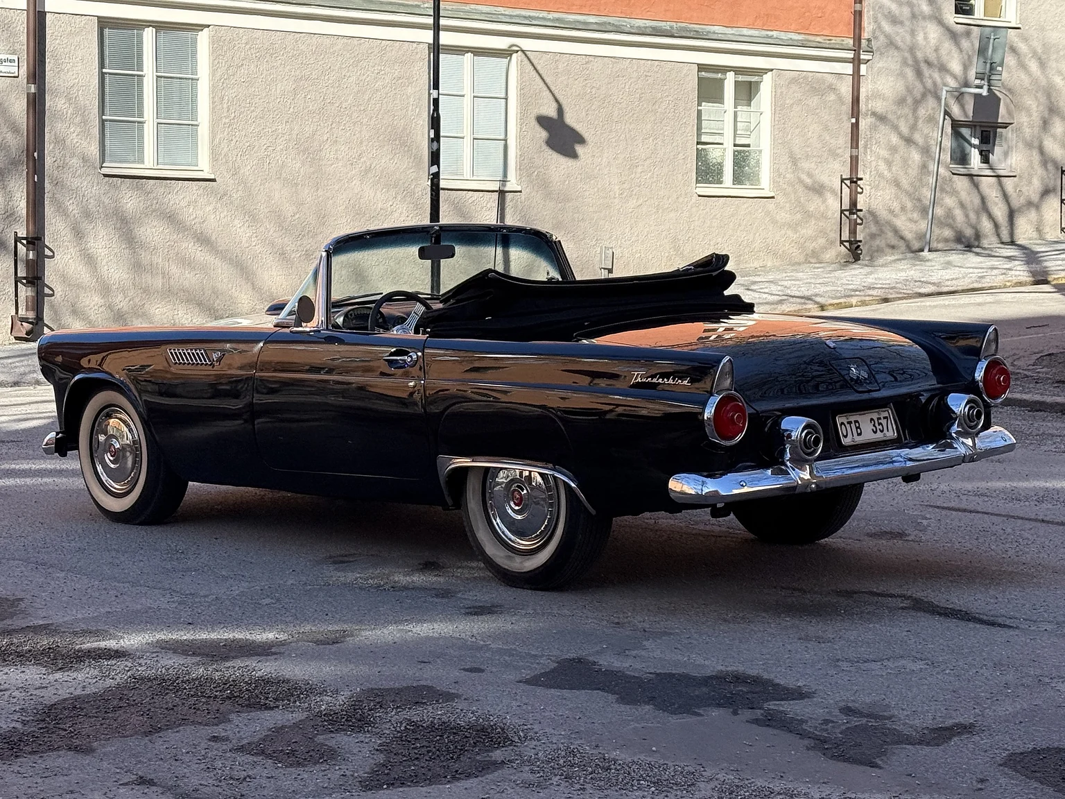 Exterior image of 1955 Ford Thunderbird (10)