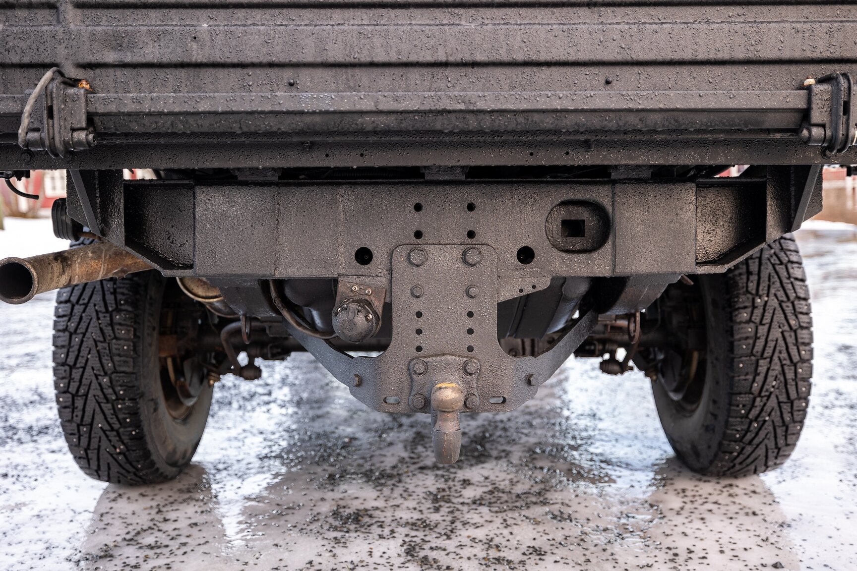 Image of 2000 Land Rover Defender 130 mechanics
