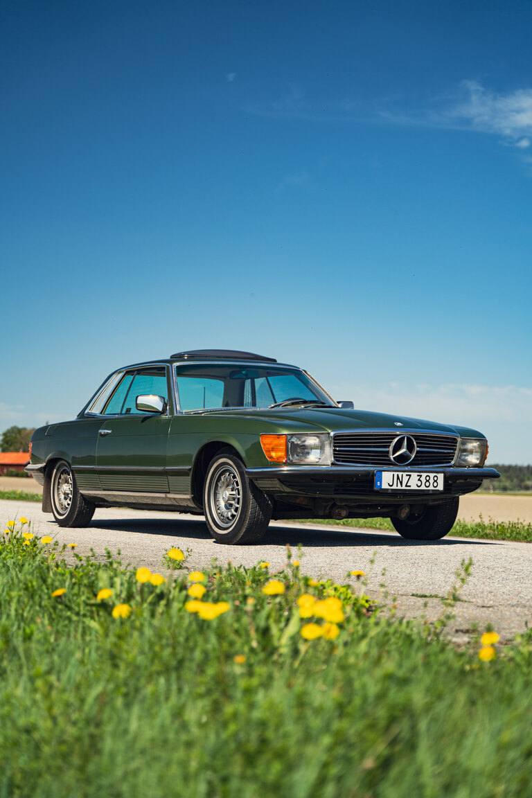 Exterior image of 1976 Mercedes-Benz 450 SLC (2)
