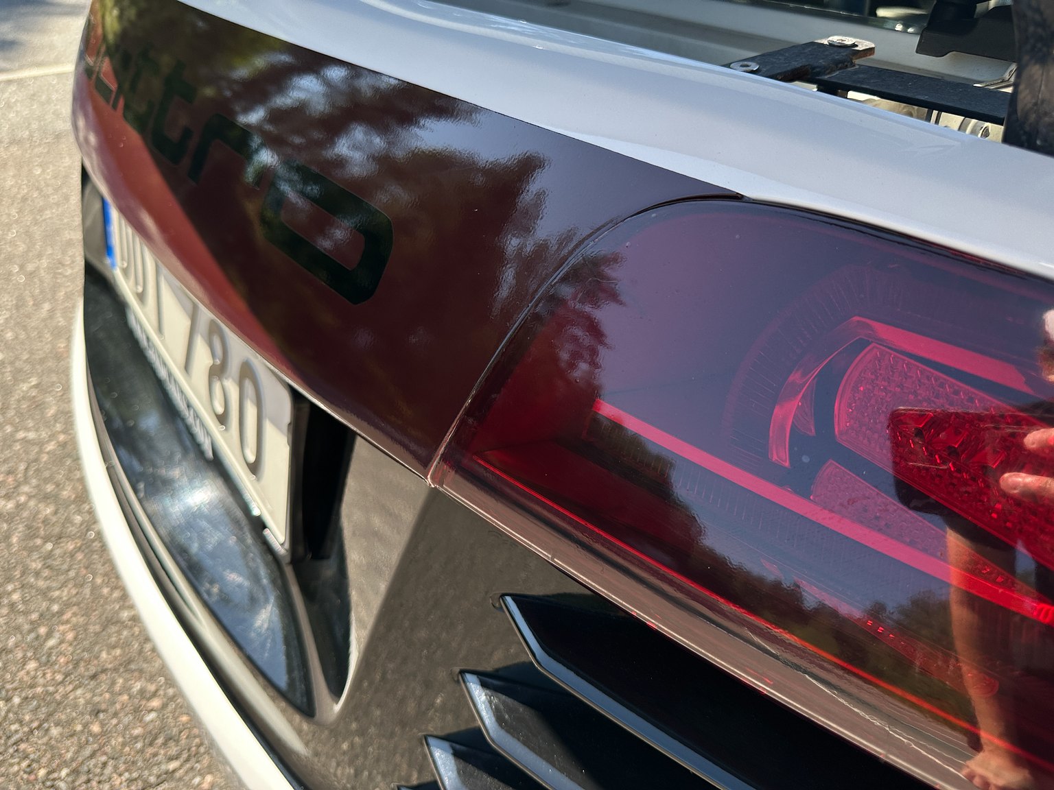 Exterior image of 2008 Audi R8 4.2 V8 Turbo Manuell