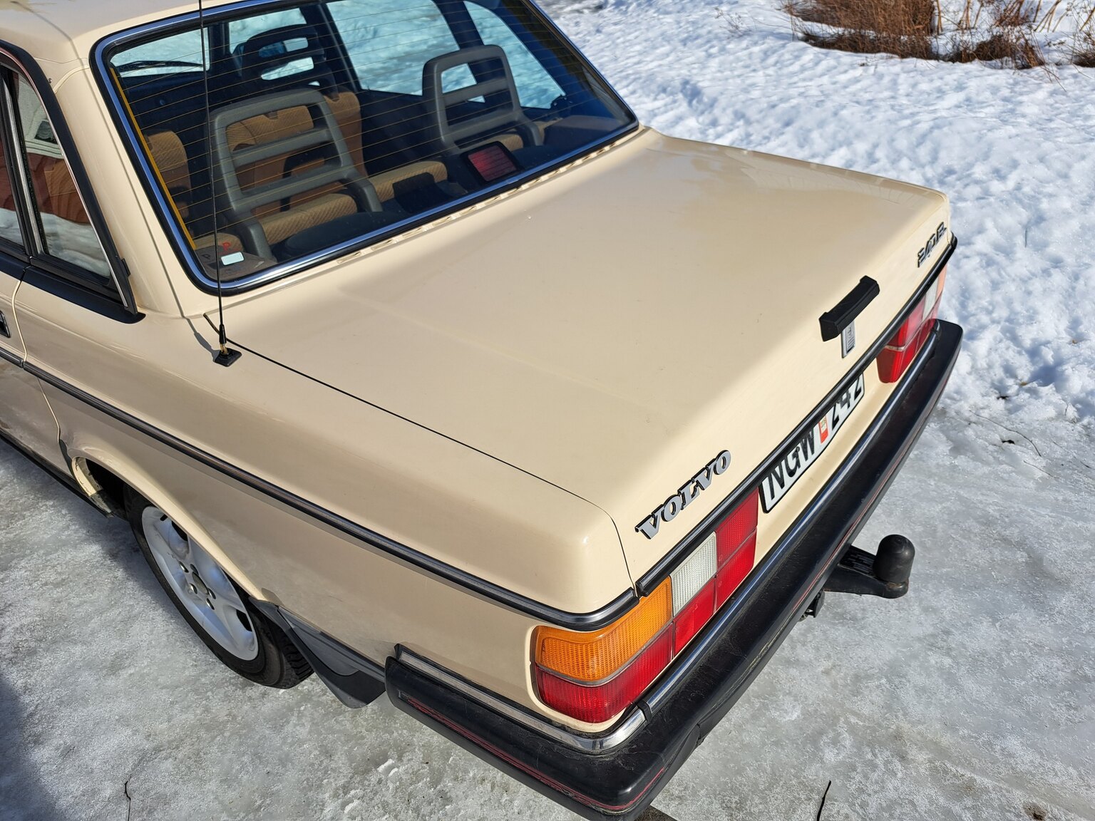 Exteriörbild på 1988 Volvo 240 GL